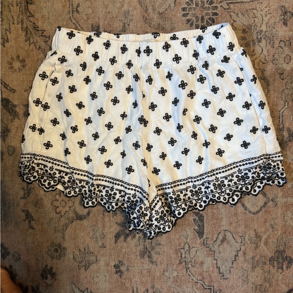 Abercrombie & Fitch High Waist White and Black Womens Patterned Shorts